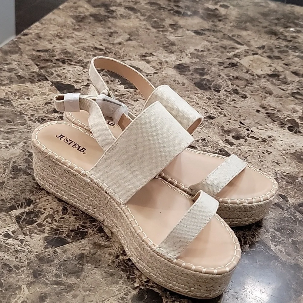 NWOT Sightseeing Espadrille Wedge 9.5